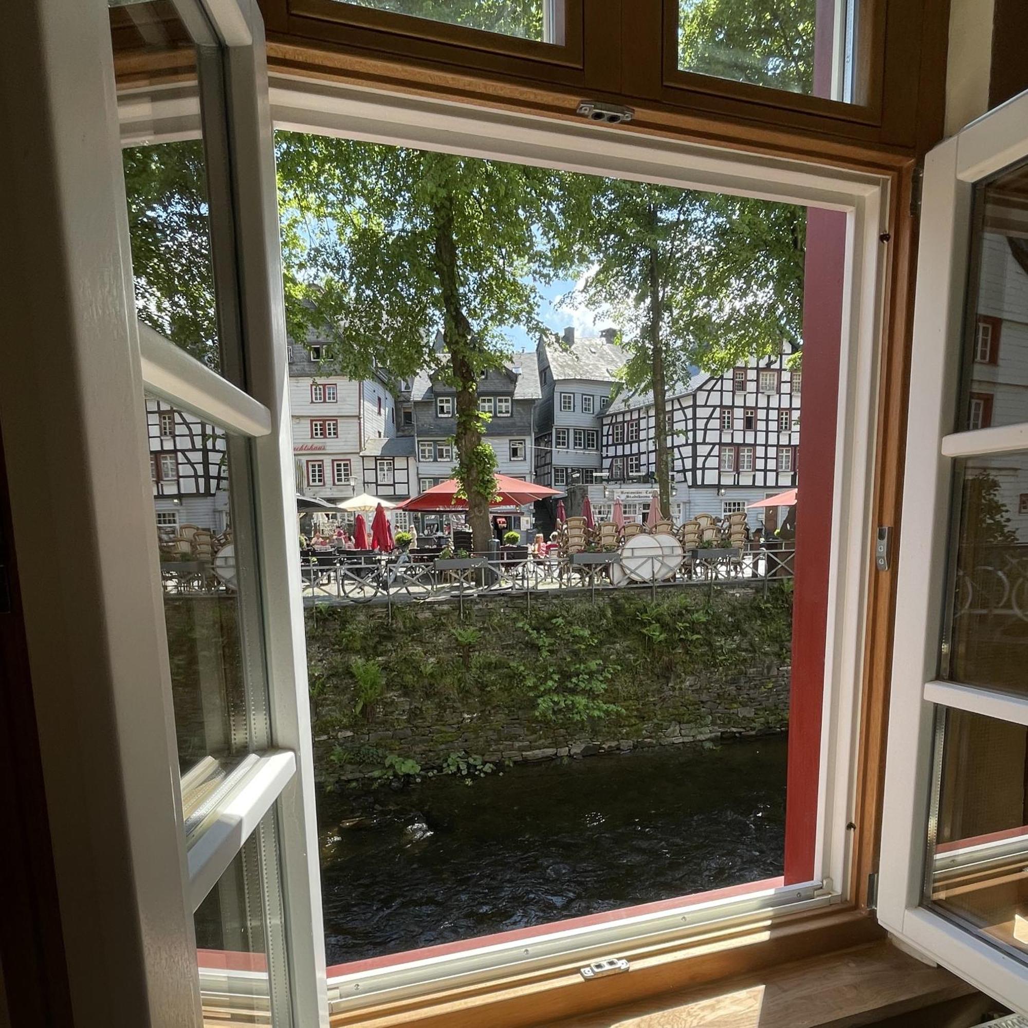Apartment Am Fluss Im Haus An Der Rur Monschau Exterior foto